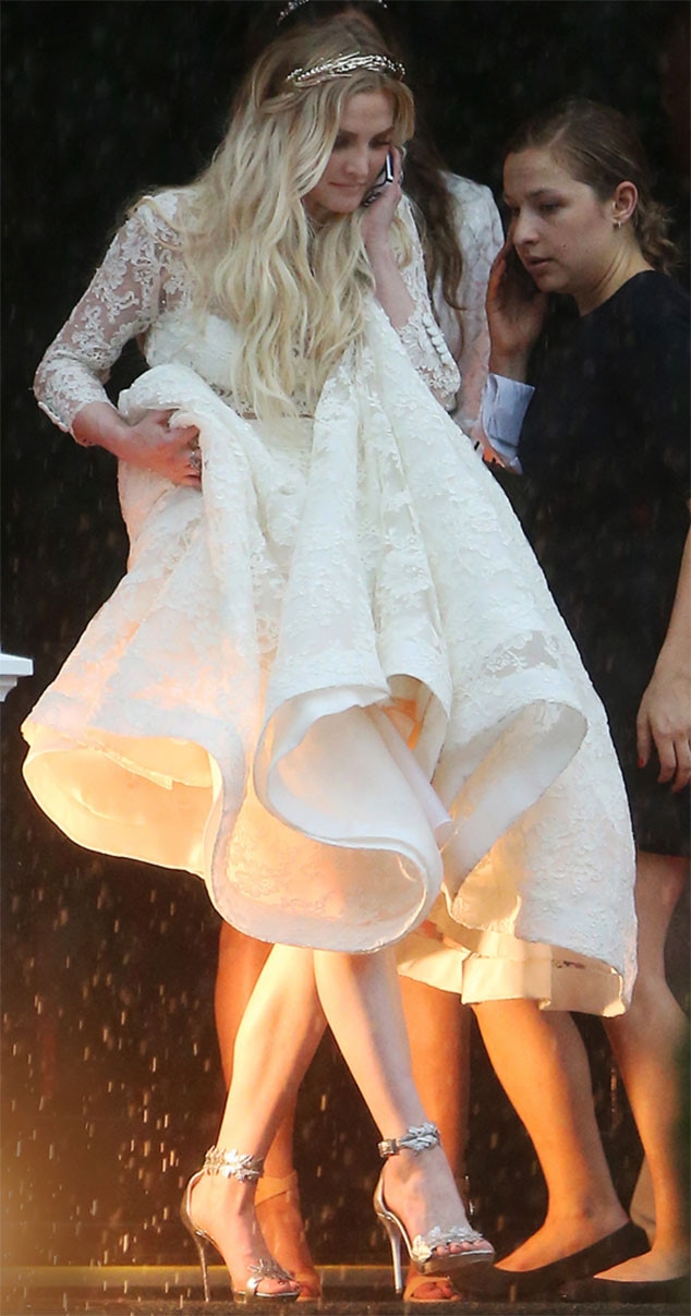 Get the Details on Ashlee Simpson's Stunning Wedding Dress E! Online